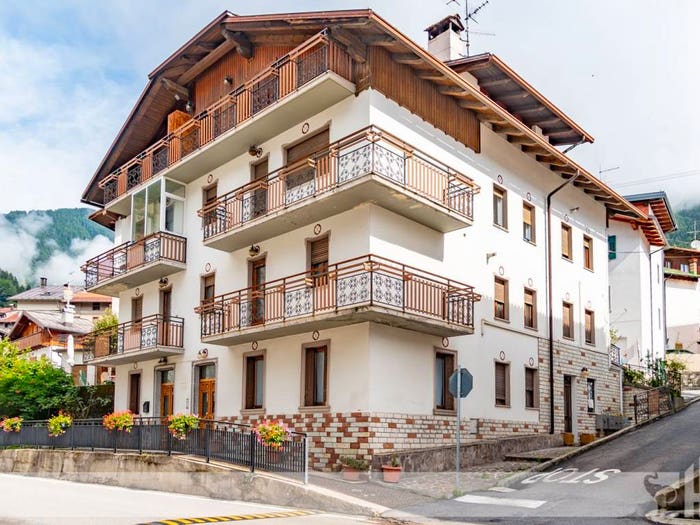 Casa trilocale in vendita in Via Roma, Lozzo di Cadore