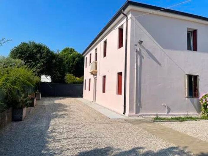 Casa quadrilocale in affitto in Via Roma, Castegnero Nanto