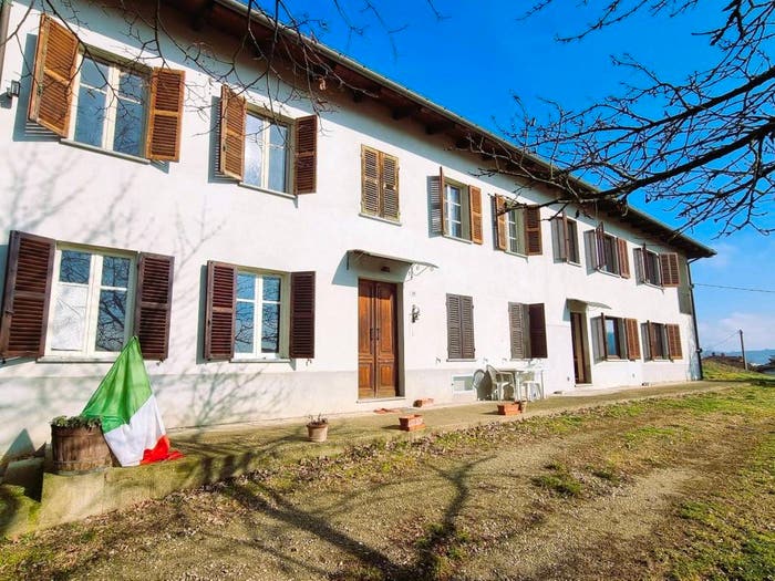Casa con 6 locali in vendita in Via Opessina, Castelnuovo Calcea