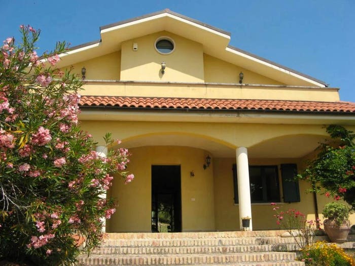 Casa con 6 locali in vendita in Via Campagnola, Centro, Casalincontrada