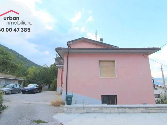 Casa con 6 locali in vendita in Via Nuova Per Pianola, Bellavista Pianola, L'Aquila