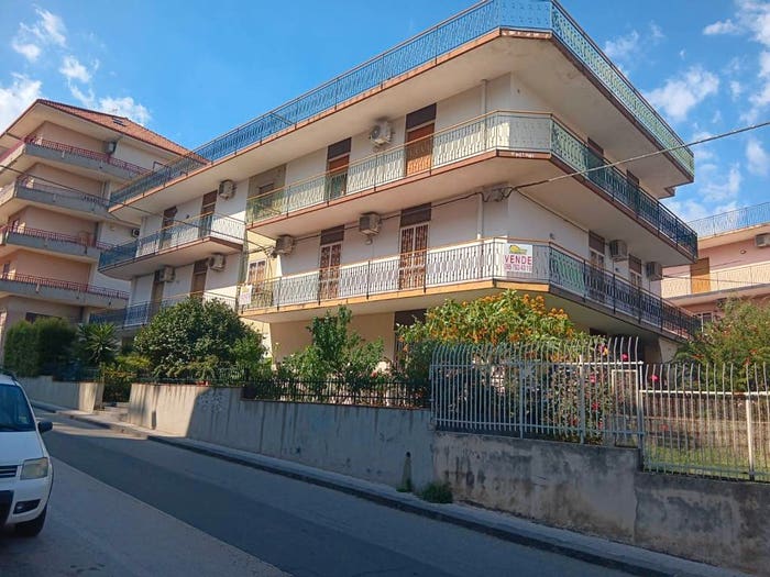 Appartamento con 5 locali in vendita in Via Michele la Spina, San Cosmo Corso Italia Piazza Dante, Acireale