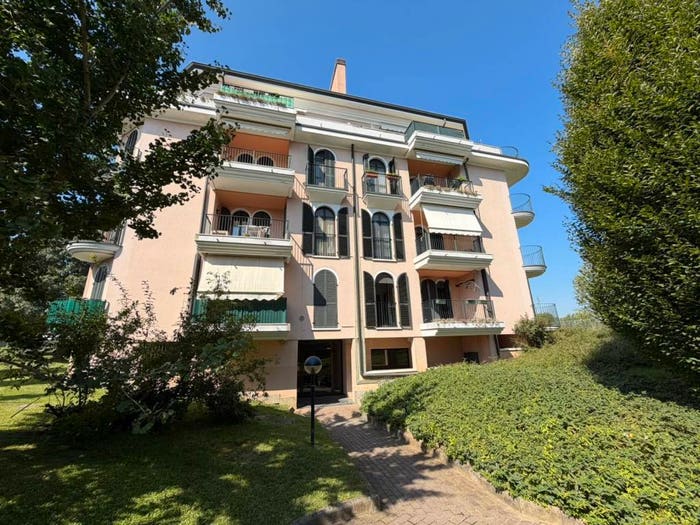 Appartamento trilocale in vendita in Via Achille Grandi, Abbiategrasso