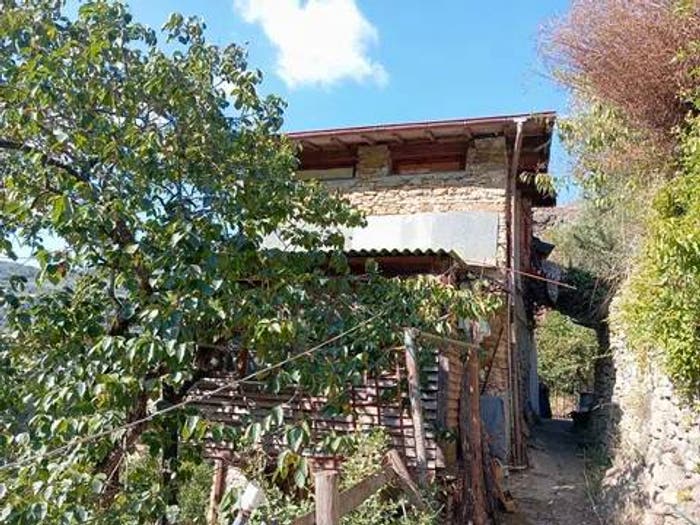 Casa con 6 locali in vendita in Via Castello No Number, Dolceacqua