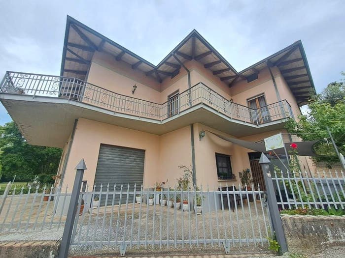 Casa con 6 locali in vendita in Via Giacomo Puccini, Giove