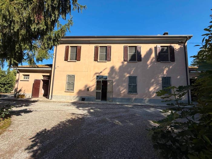Casa con 6 locali in vendita in Via Tre Pertiche, Alfonsine