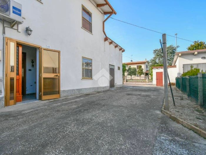 Casa trilocale in vendita in Via russia, Coronella, Poggio Renatico