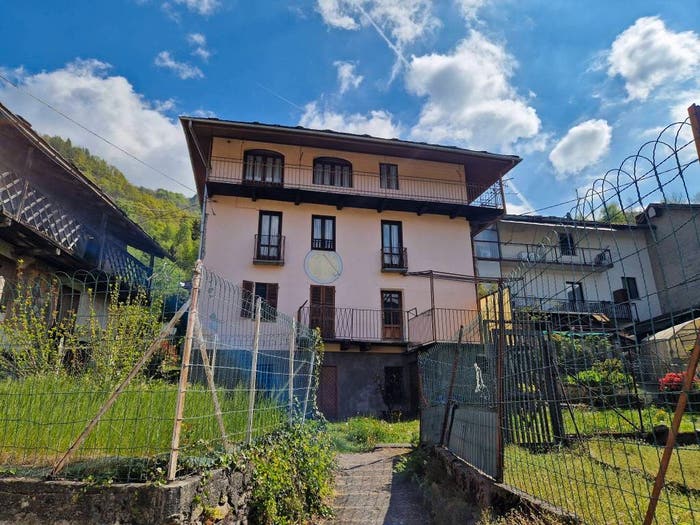 Casa con 6 locali in vendita in Frazione Fè, Ceres