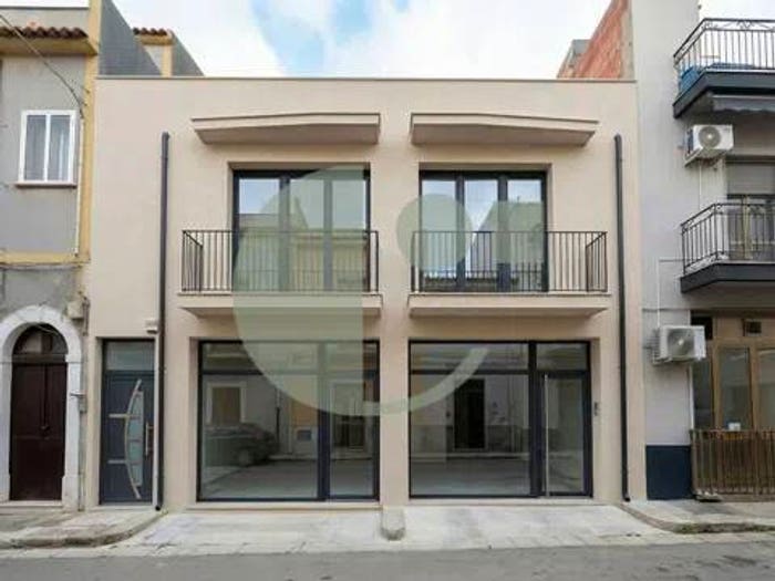 Casa trilocale in vendita in Via Cesare Battisti, Centro, Comiso