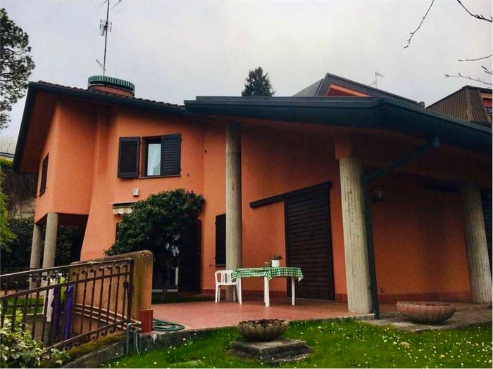 Casa con 6 locali in vendita in Capiago Intimiano Olmeda, Capiago Intimiano