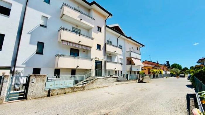 Appartamento trilocale in vendita in Via Fabio Filzi, Arnate, Gallarate