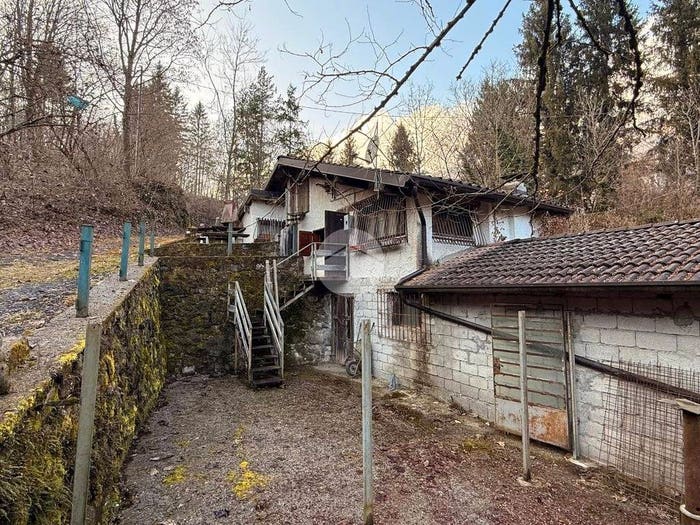 Casa quadrilocale in vendita in Via pipino, Borno