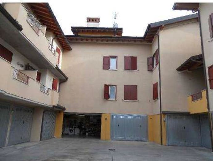 Appartamento trilocale in vendita in Via Trento Ospitaletto BS Italia, Ospitaletto
