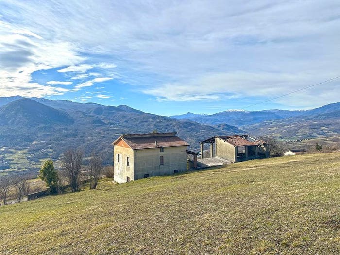Casa con 6 locali in vendita in Località Conteraschio, Bobbio