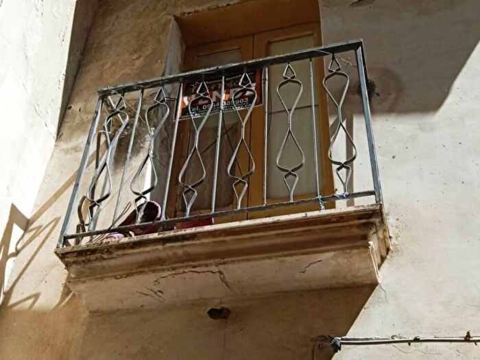 Appartamento trilocale in vendita in Vico Marsala, Gioiosa Ionica