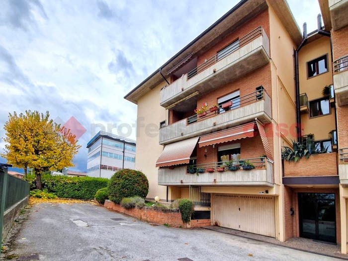 Appartamento quadrilocale in vendita in Via della Mulinella, Coppito Preturo, L'Aquila