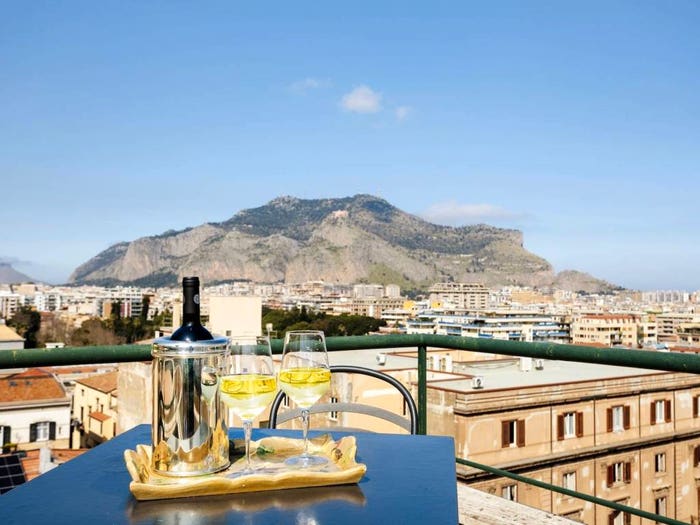 Casa con 6 locali in vendita in Via Catania, Politeama Ruggiero Settimo, Palermo