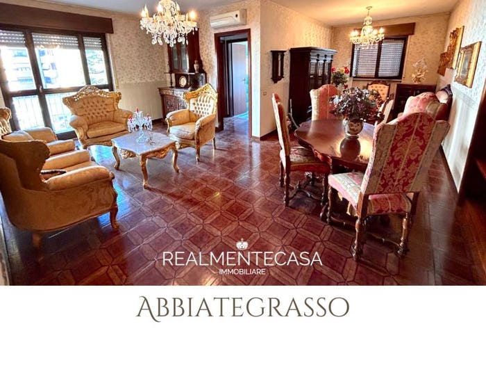 Appartamento trilocale in vendita in Via Gabriele Villani, Abbiategrasso