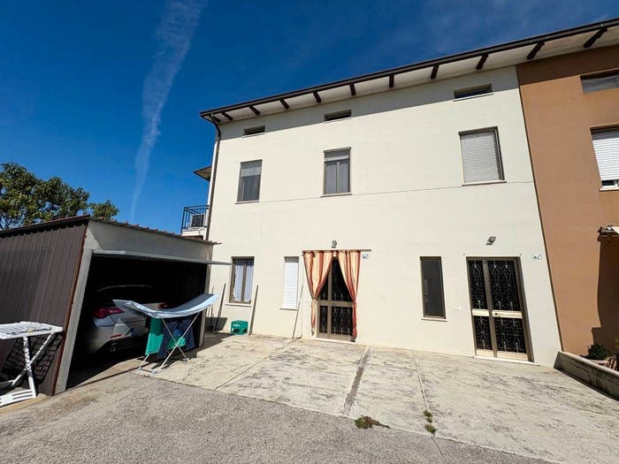 Casa con 6 locali in vendita in Strada Acquafredda, Castel Goffredo