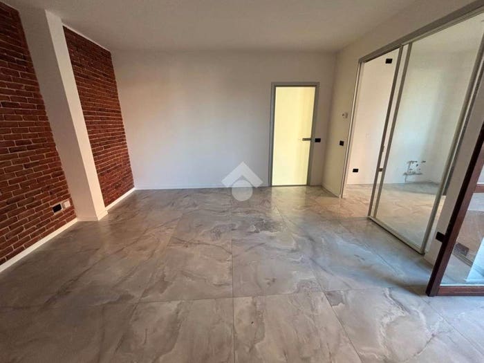 Appartamento trilocale in vendita in Via Bainsizza, Centro, Limbiate