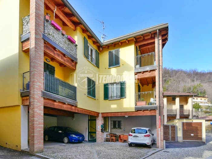 Appartamento trilocale in vendita in Via Santi Stefano Paolo, Proserpio