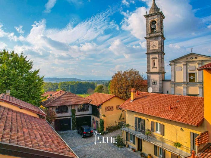 Casa con 6 locali in vendita in Piazza Concilio Ecumenico Vaticano II, Inarzo