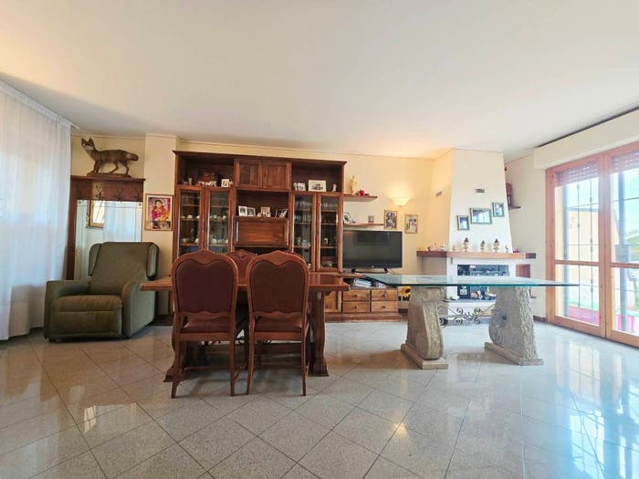 Casa con 6 locali in vendita in Centro, Lucignano
