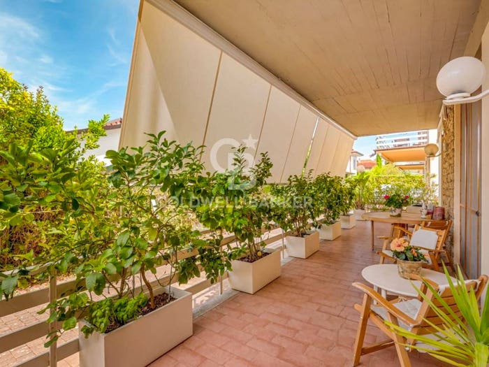 Appartamento con 6 locali in vendita in Via Carlo del Prete, Centro, Forte dei Marmi