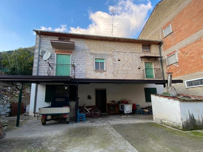 Casa con 5 locali in vendita in Via Valle Vigna, Fondi