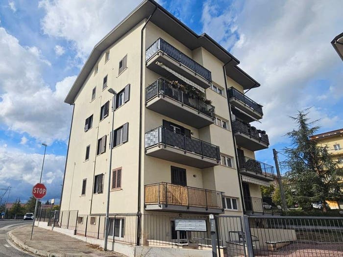 Appartamento trilocale in vendita in Via Bernardo da Pescocostanzo, Santa Barbara San Sisto, L'Aquila