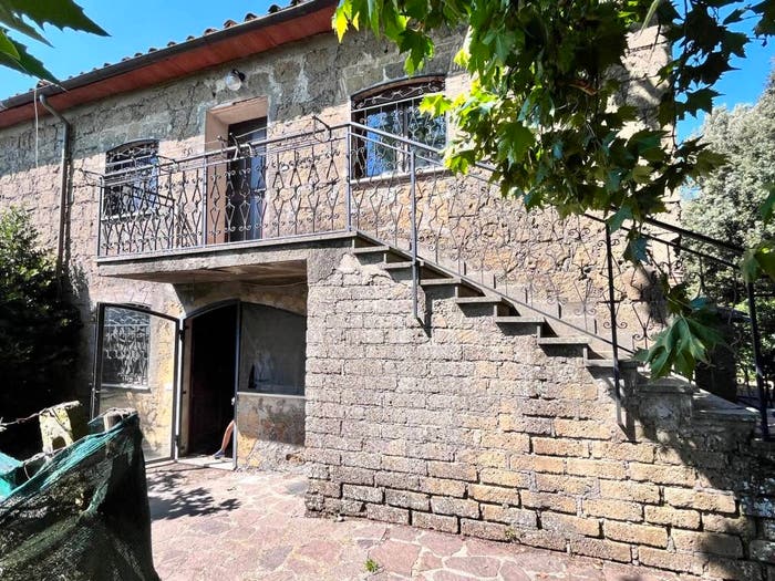 Casa con 6 locali in vendita in Località La Rotta, Pitigliano