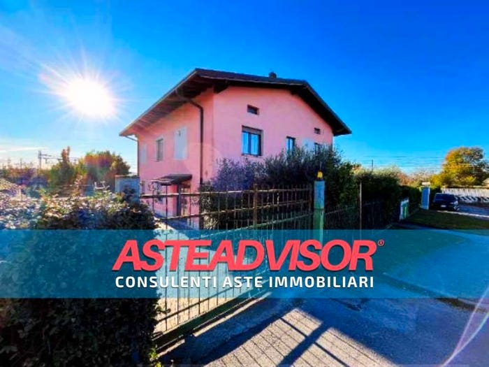 Appartamento con 6 locali in vendita in Via N Tirale, Lonato, Lonato del Garda