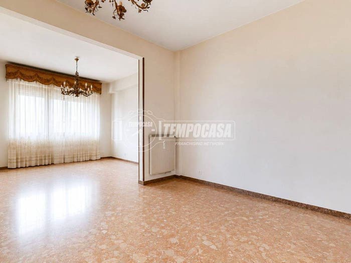 Appartamento quadrilocale in vendita in Corso Europa, Quinto, Genova