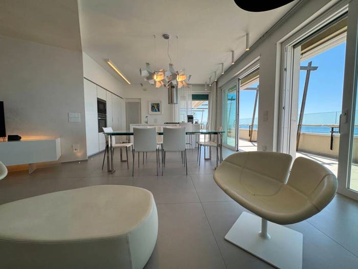 Casa con 5 locali in vendita in via aurelia levante, Ospedaletti