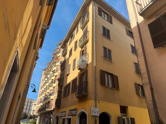 Appartamento quadrilocale in vendita in Via Santissima Trinità, Centro Storico, Avellino