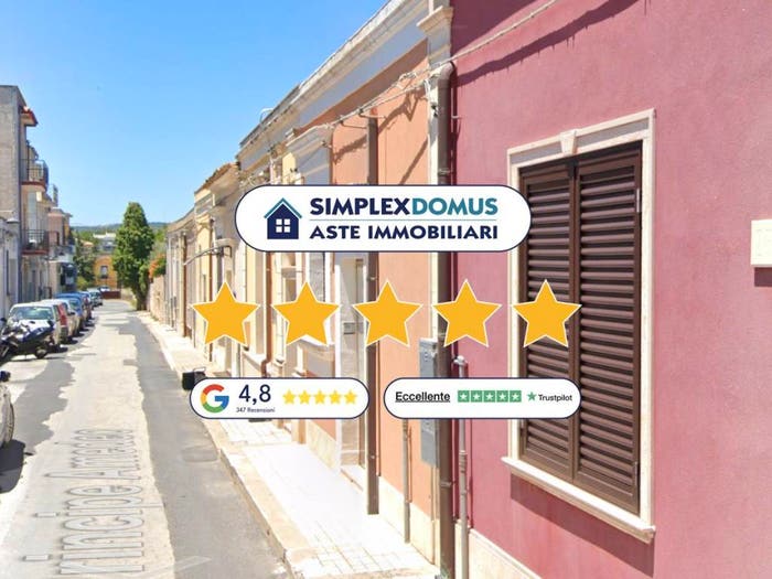 Appartamento trilocale in vendita in via Principe Amedeo, Canicattini Bagni