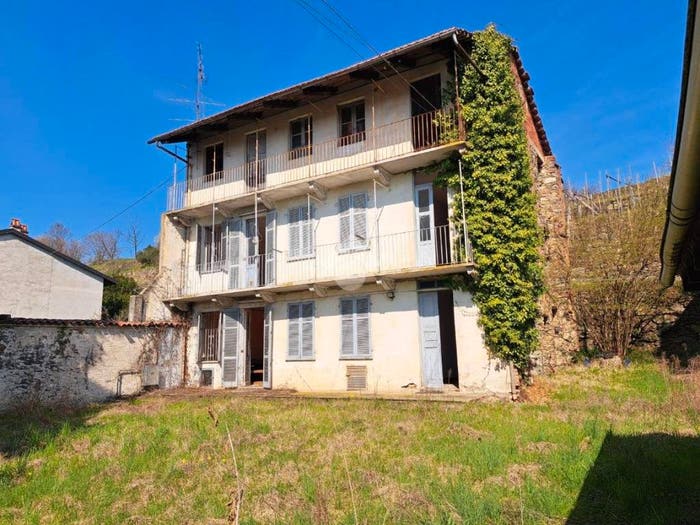 Casa quadrilocale in vendita in Via Roma, Zimone