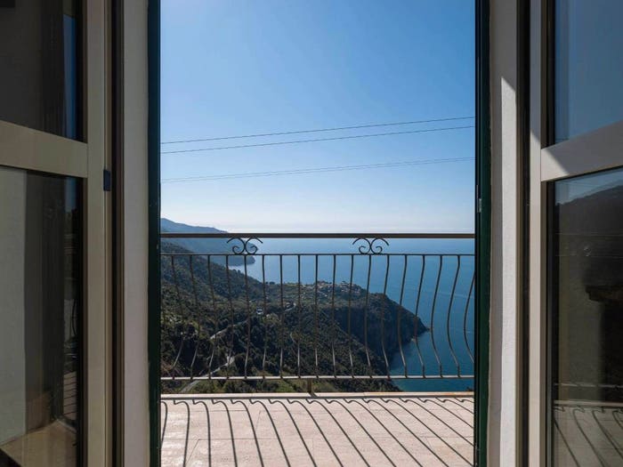 Appartamento trilocale in vendita in Località San Bernardino, Vernazza