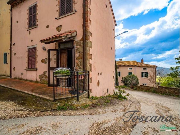 Appartamento con 6 locali in vendita in Via del basso, Centro, Manciano