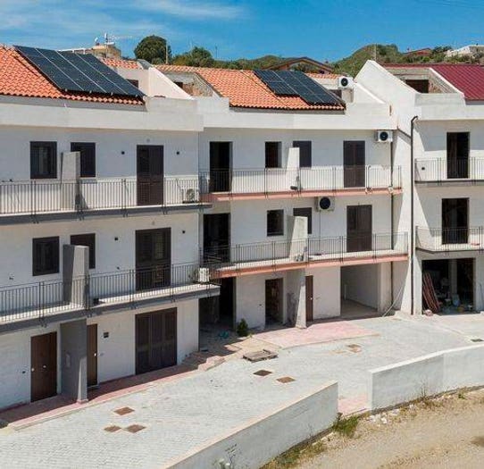 Casa con 5 locali in vendita in Via Panoramica Maria Teresa D'Austria, Santa Teresa di Riva