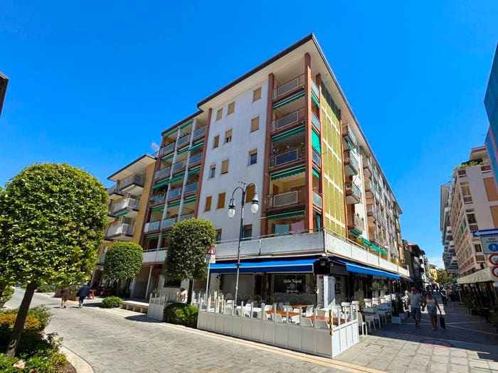 Appartamento quadrilocale in vendita in Via Marina, Centro, Grado