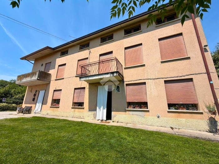 Casa con 6 locali in vendita in Via Oldelle, Pianezze