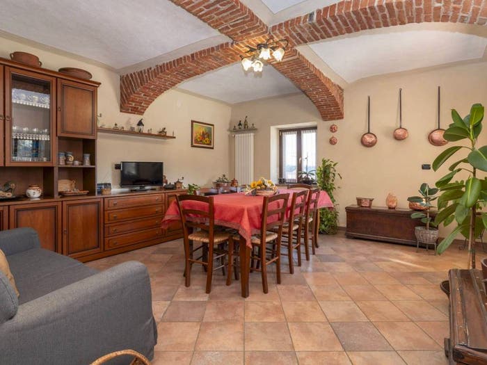 Casa quadrilocale in vendita in Via Tasnere SNC, Busca
