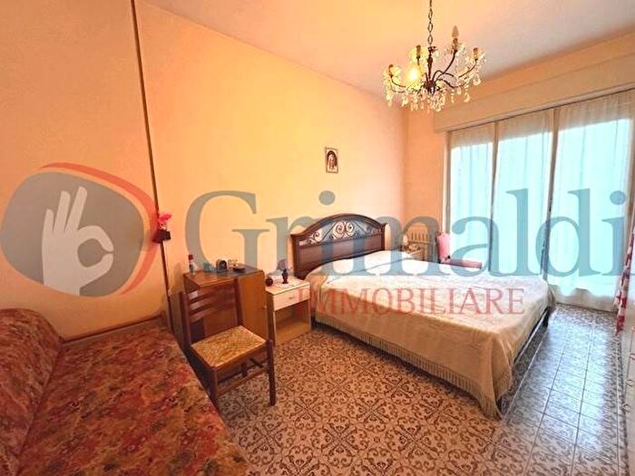 Appartamento bilocale in vendita in Via Dante, Borghetto Santo Spirito
