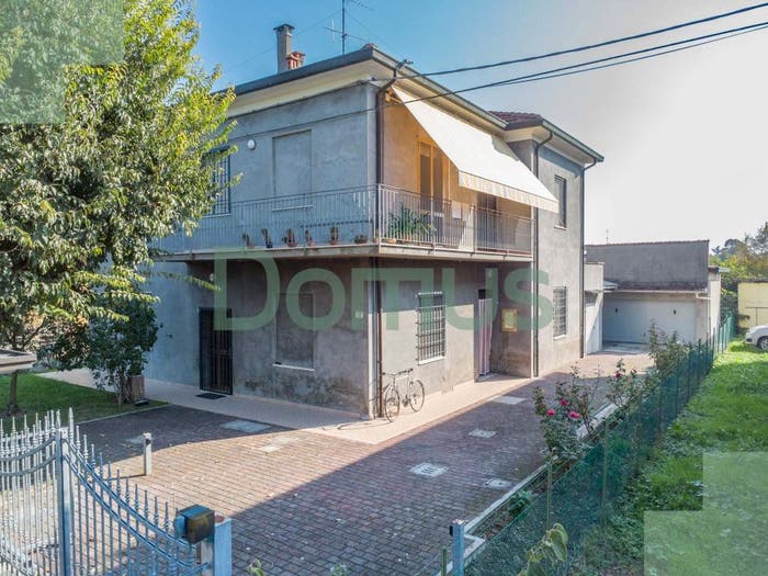 Casa quadrilocale in vendita in via rio cozzi, Villanova, Forlì