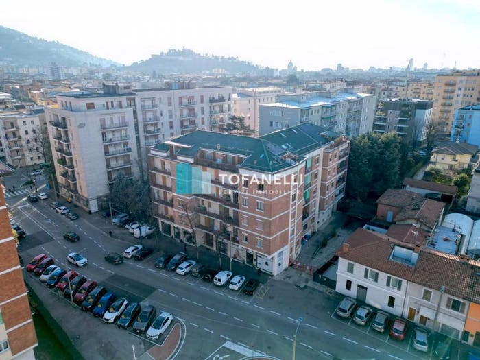 Appartamento quadrilocale in vendita in via Montello, Via Veneto Borgo Trento, Brescia