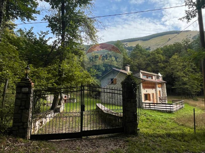 Casa con 6 locali in vendita in SR, Civitella Alfedena