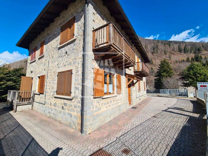 Appartamento trilocale in vendita in Via III Novembre, Fucine, Ossana