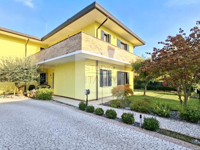 Casa con 6 locali in vendita in Via Mezzavia, Terradura, Due Carrare