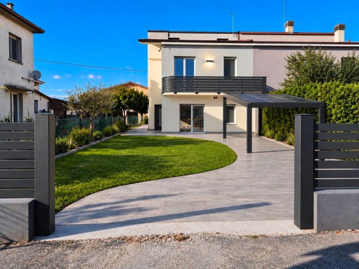 Casa quadrilocale in vendita in Via Capitelbello, Centro, Campo San Martino